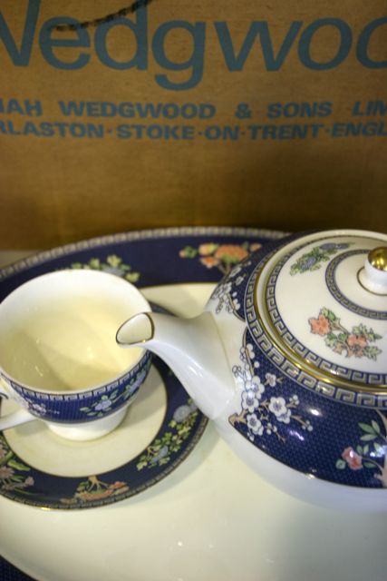 Appraisal: A Wedgwood 'Blue Siam' pattern part dinner service comprising six