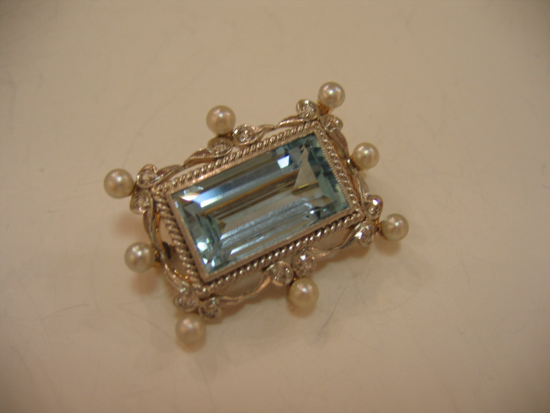 Appraisal: AQUAMARINE PEARL AND DIAMOND BROOCH Rectangular picture frame style set