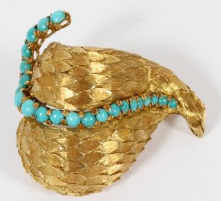 Appraisal: CT PERSIAN TURQUOISE KT GOLD BROOCH CT PERSIAN TURQUOISE KT