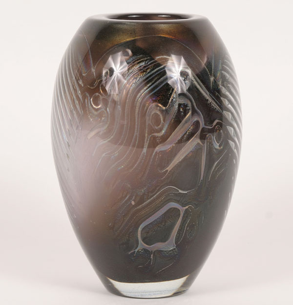 Appraisal: David R Huchthausen American b studio glass vase ariel technique