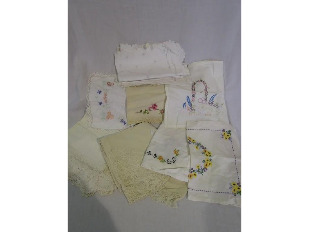 Appraisal: A small collection of linen and cotton including tablecloths serviettes