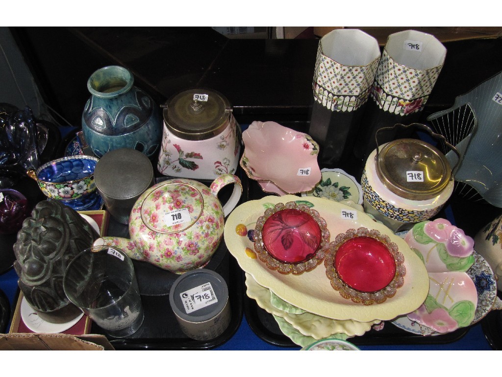 Appraisal: Lot comprising two trays of assorted ceramics etc to include