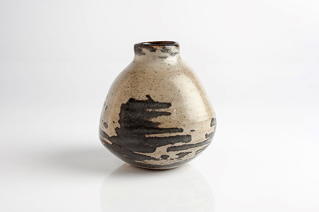 Appraisal: Geoffrey Whiting British - at Avoncroft PotteryVasebulbous grey with black