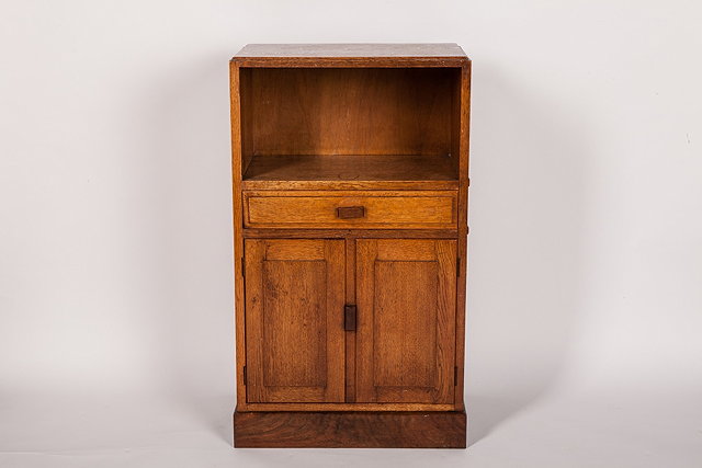 Appraisal: A HEALS STYLE OAK BEDSIDE CABINET made by Lawson Cater