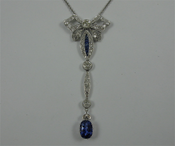 Appraisal: SAPPHIRE DIAMOND AND K GOLD PENDANT NECKLACE the white gold