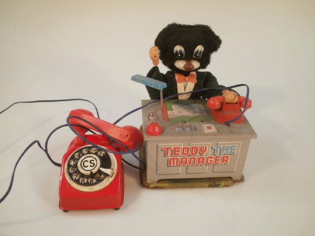 Appraisal: A boxed Japanese export 'Father Bear' tin plate automaton battery