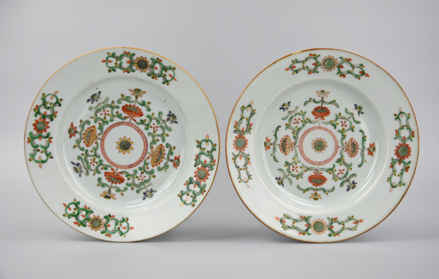 Appraisal: PAIR OF CHINESE WUCAI PLATES W SUNFLOWER TH C A