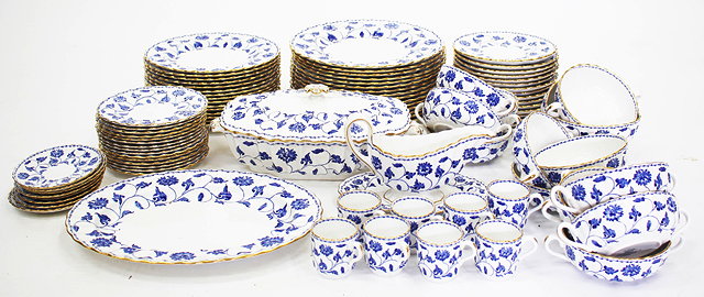 Appraisal: A SPODE COLONEL PATTERN DINNER SERVICE dinner plates dessert plates