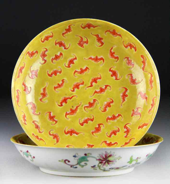 Appraisal: Pr Chinese Porcelain '' Bats'' BowlsThe interior decorated with iron