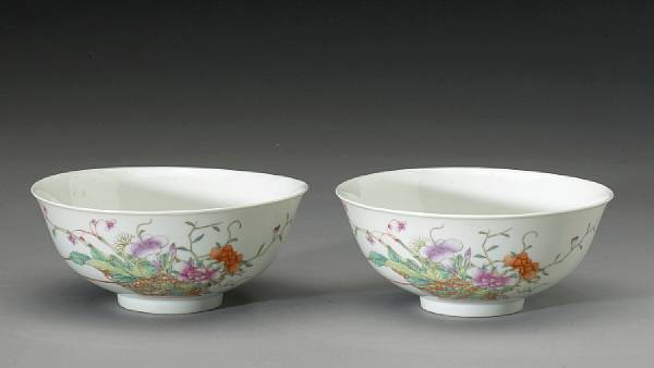 Appraisal: A pair of famille rose enameled porcelain bowls Guangxu Marks