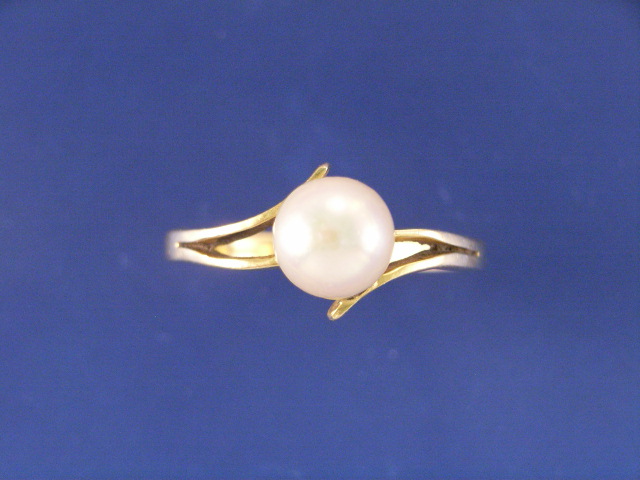 Appraisal: An ct gold cultured pearl dress ring ring size N