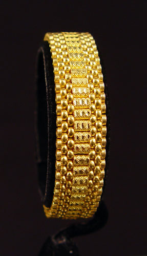 Appraisal: K FANCY GOLD LINK BRACELET K yellow gold fancy link