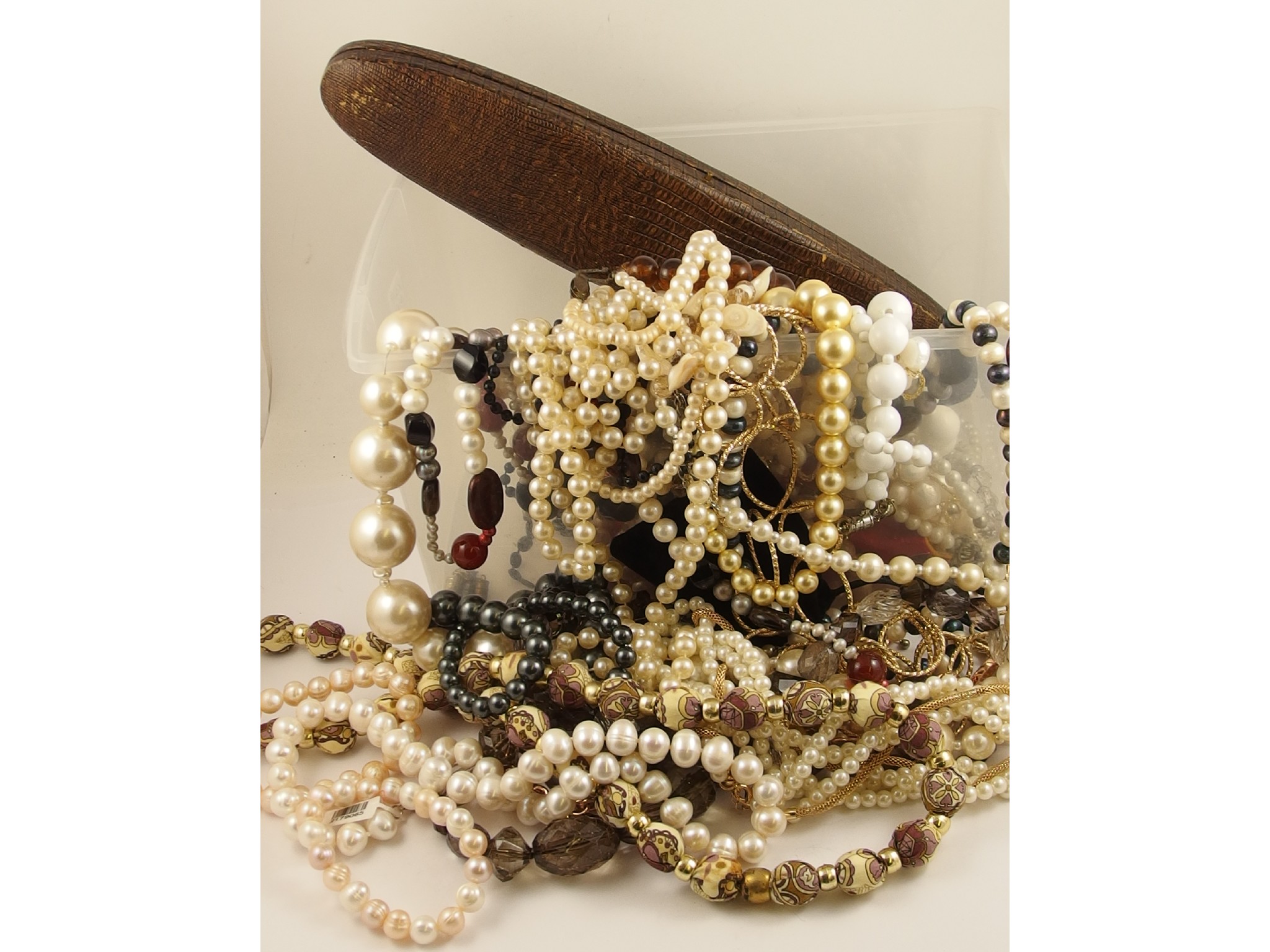 Appraisal: A box full of Honore pearls gemstone and pearl necklaces