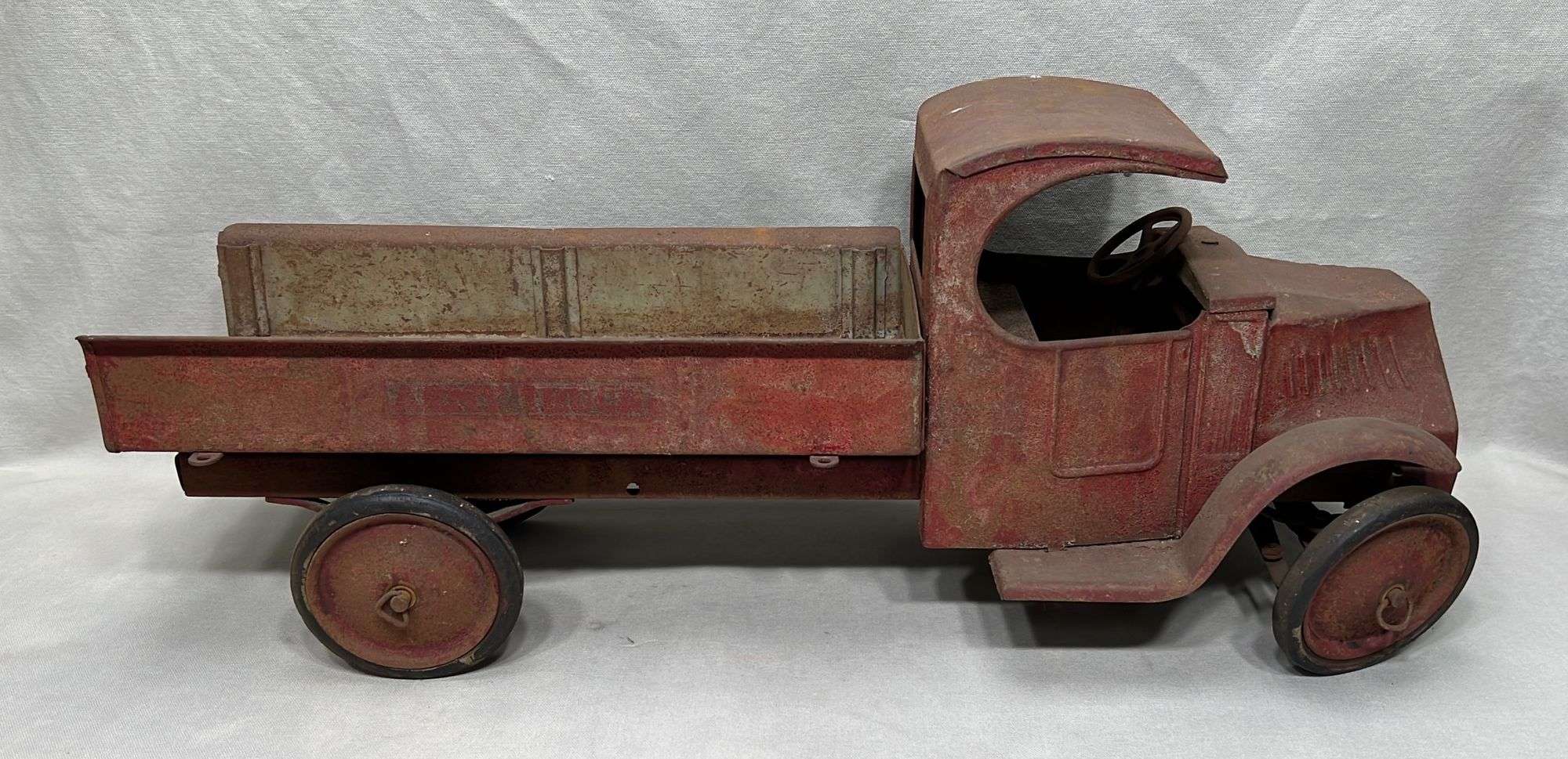 Appraisal: American pressed steel 'Army Truck' toyearly th century appx overall