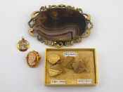 Appraisal: A mixed lot comprising a carat gold cameo brooch with