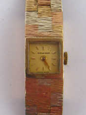 Appraisal: Beuche Girod A carat gold lady's wrist watch with integral