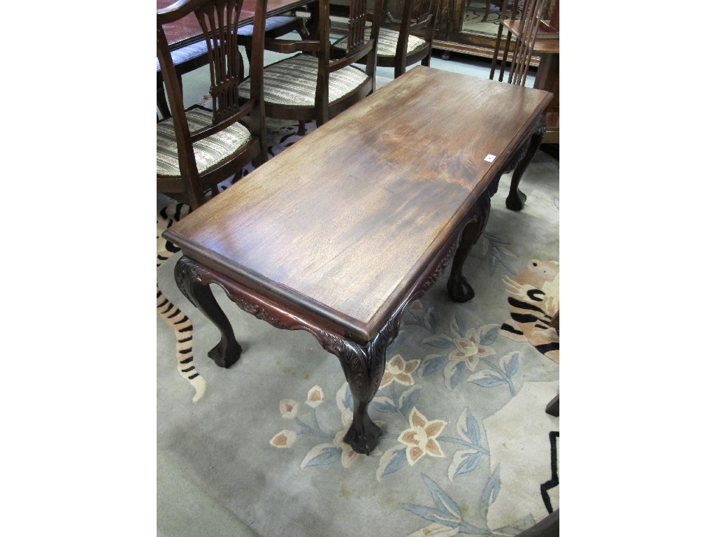 Appraisal: Mahogany Chippendale style coffee table