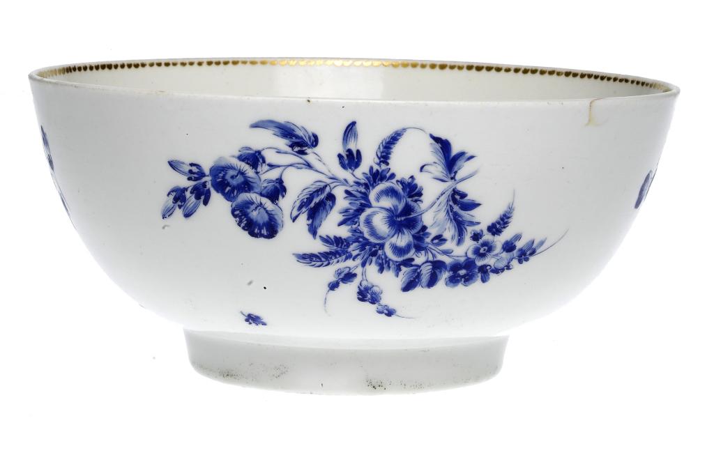 Appraisal: A FIRST PERIOD WORCESTER SLOP BASIN painted in the atelier