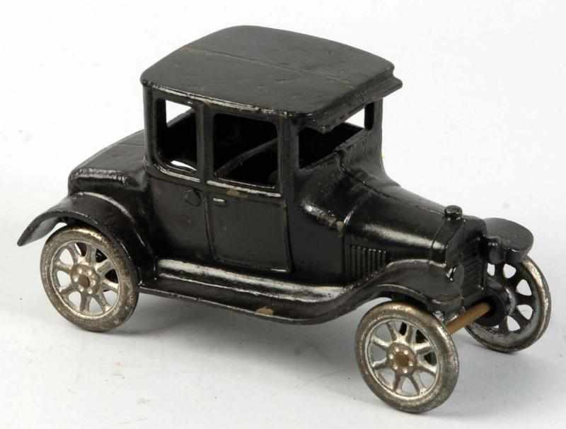 Appraisal: Cast Iron Arcade Ford Model T Car Toy Description American