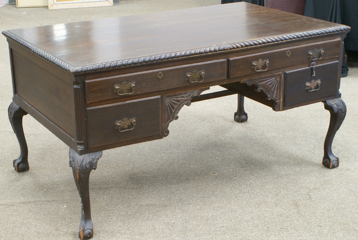 Appraisal: Mahogany Chippendale style partners desk gadrooned edges C B feet