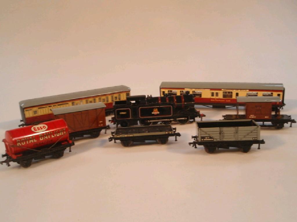 Appraisal: A Hornby OO electric train set - EDG tank goods