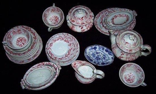 Appraisal: A doll's Acorn pattern dinner service of seventeen pieces and