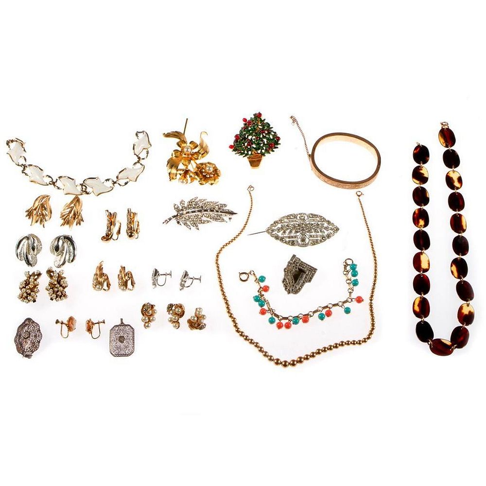 Appraisal: Collection of vintage rhinestone costume jewelry pcs including Pell Trifari