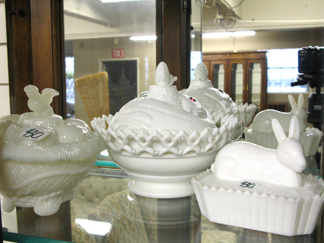 Appraisal: THREE WHITE MILK GLASS COVERED DISHES Eaglet With Eggs and