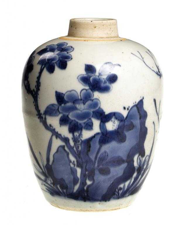 Appraisal: A CHINESE PORCELAIN JAR painted in underglaze blue with a