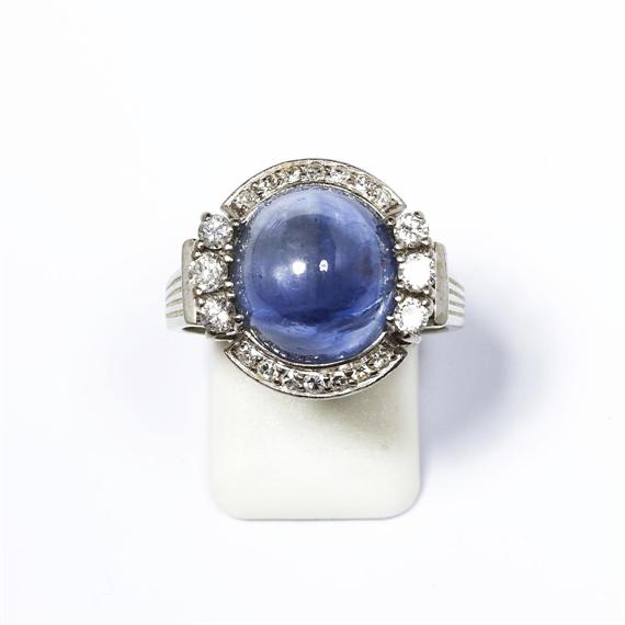 Appraisal: SAPPHIRE AND DIAMOND RING White gold Elegant ring the top