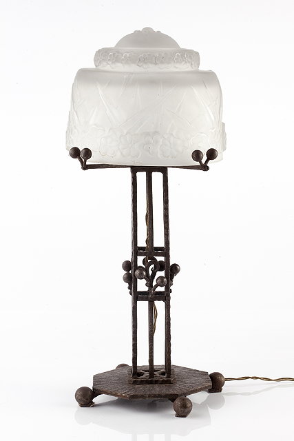 Appraisal: Muller Freres of LunevilleArt Deco table lamp circa the moulded