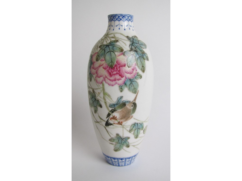 Appraisal: A Chinese eggshell baluster vase painted with a bird amongst