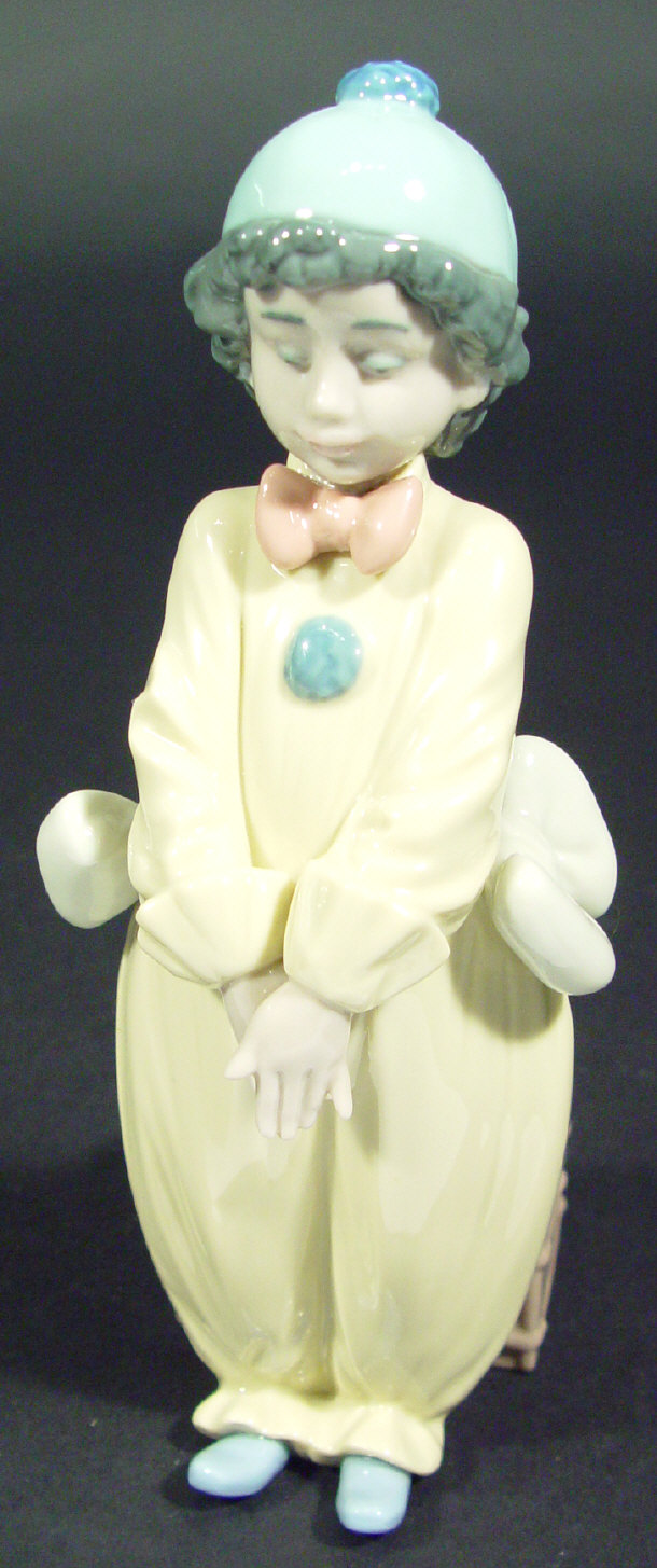 Appraisal: Lladro porcelain clown 'Pierrot Rehearsing' printed factory mark and impressed