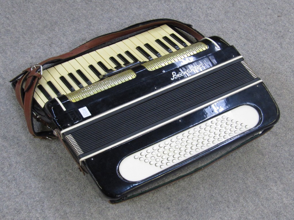 Appraisal: Bechshra accordion