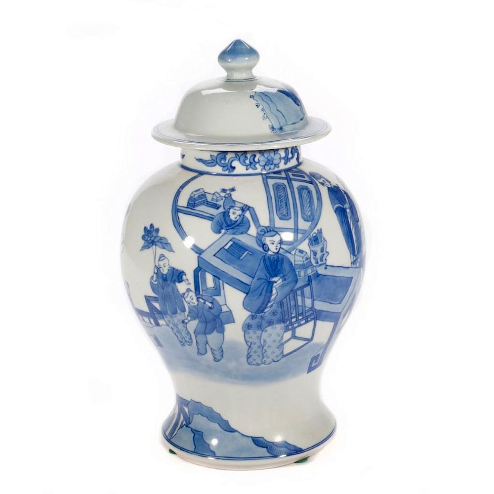 Appraisal: Large Chinese Blue and white vase A large Chinese blue