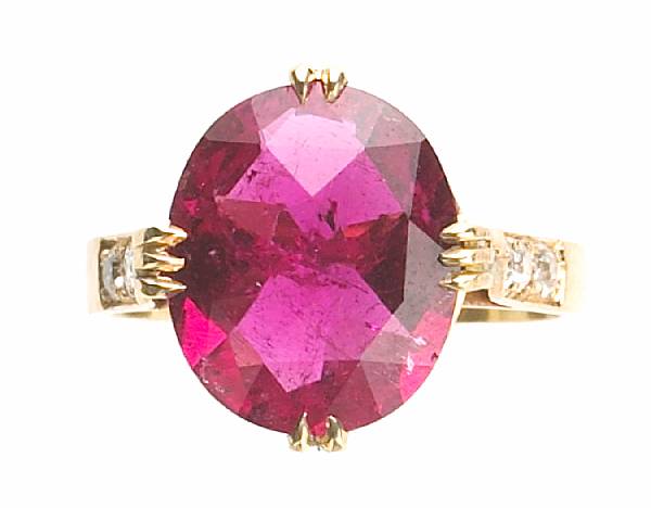 Appraisal: A rubellite tourmaline diamond and k gold ring tourmaline weighing