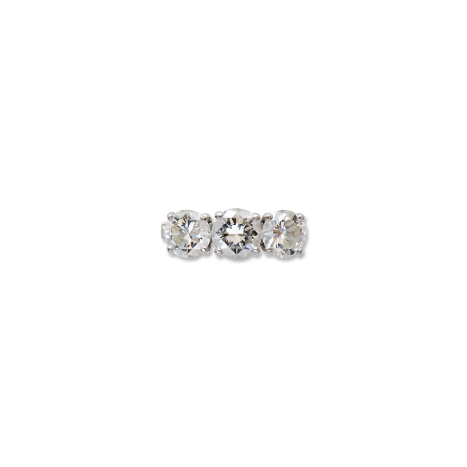 Appraisal: Platinum Ring set with brilliant cut diamonds ct ct ct