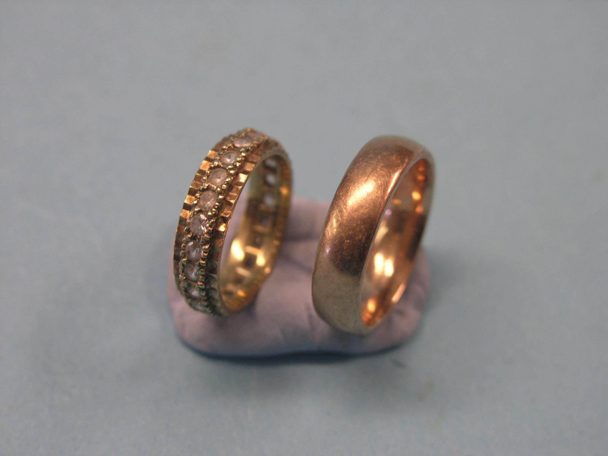 Appraisal: A ct gold band wedding ring grams and a yellow