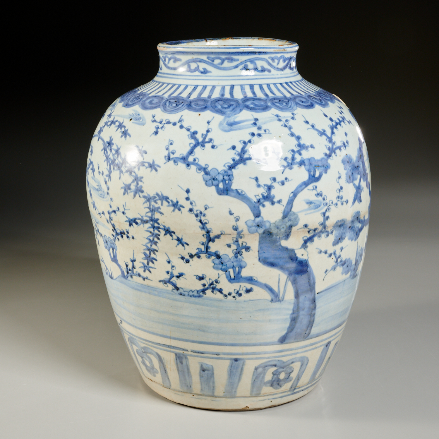 Appraisal: LARGE CHINESE BLUE AND WHITE PORCELAIN JAR Wanli Dynasty th-