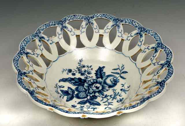 Appraisal: AN TH CENTURY WORCESTER BLUE AND WHITE PORCELAIN BASKET decorated