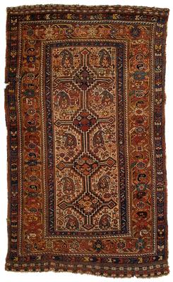 Appraisal: Shiraz rug four connected serrated diamonds on central panel on