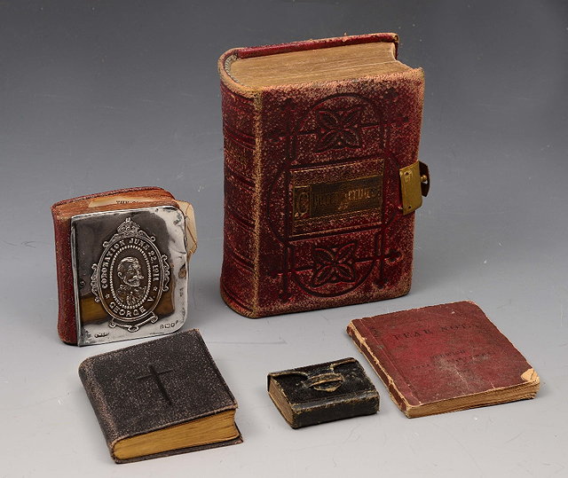 Appraisal: A KING GEORGE V COMMEMORATIVE CORONATION MINIATURE COMMON PRAYER BOOK