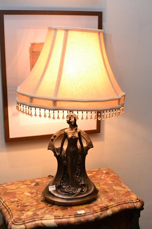 Appraisal: AN ART NOVEAU STYLE BRASS LAMP WITH SHADE ART NOVEAU