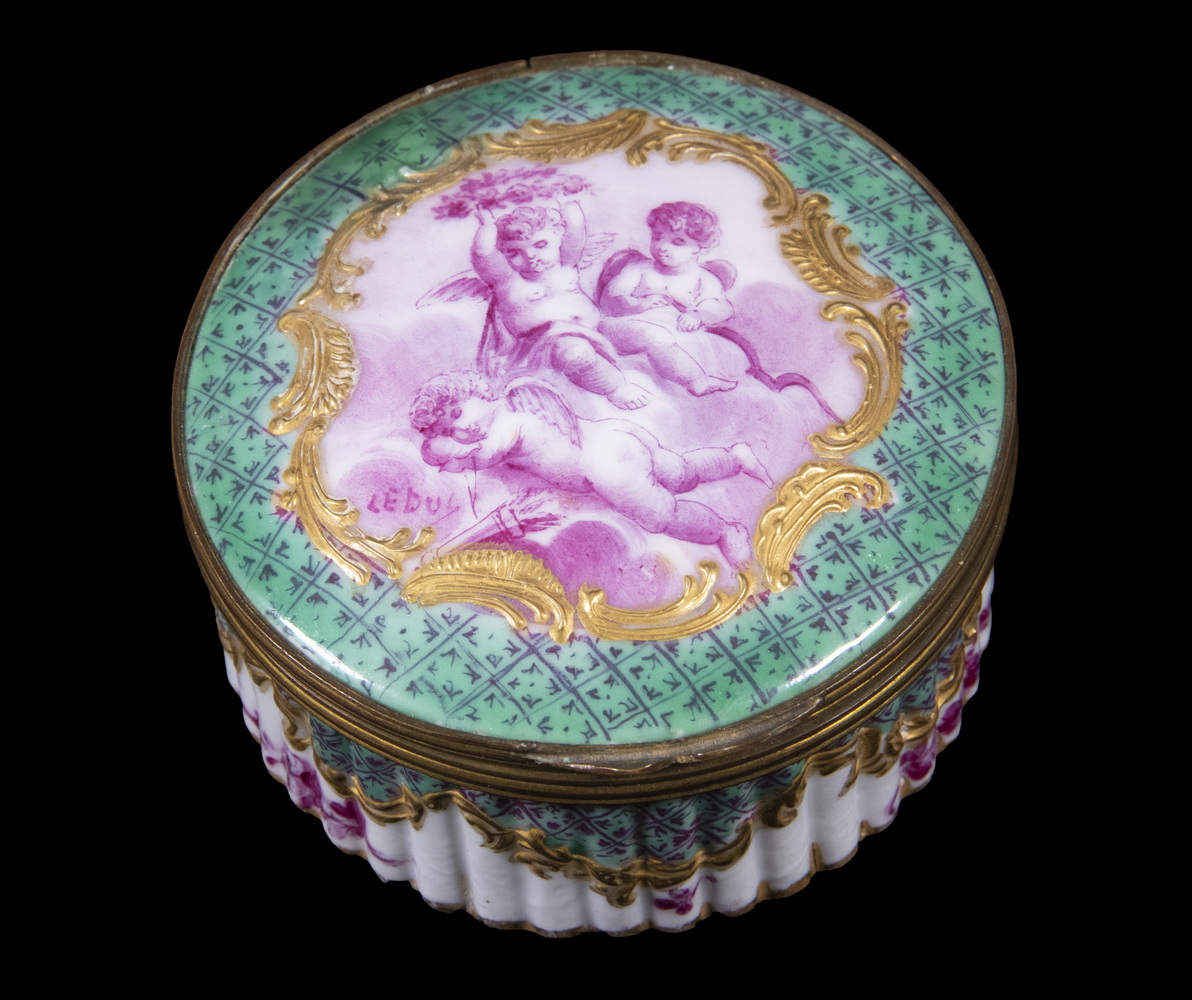 Appraisal: FRENCH PORCELAIN TRINKET BOX th c Round Hand Painted Porcelain