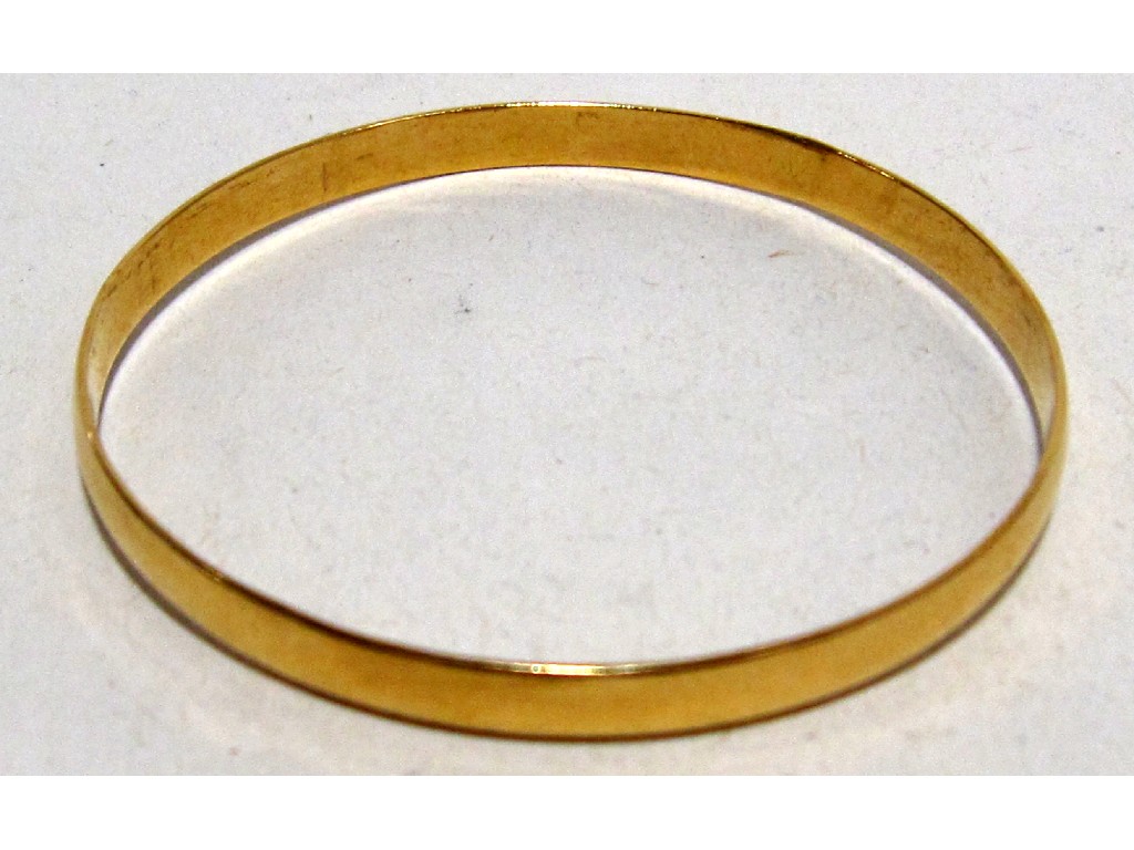 Appraisal: Twenty one carat gold bangle Approx gms