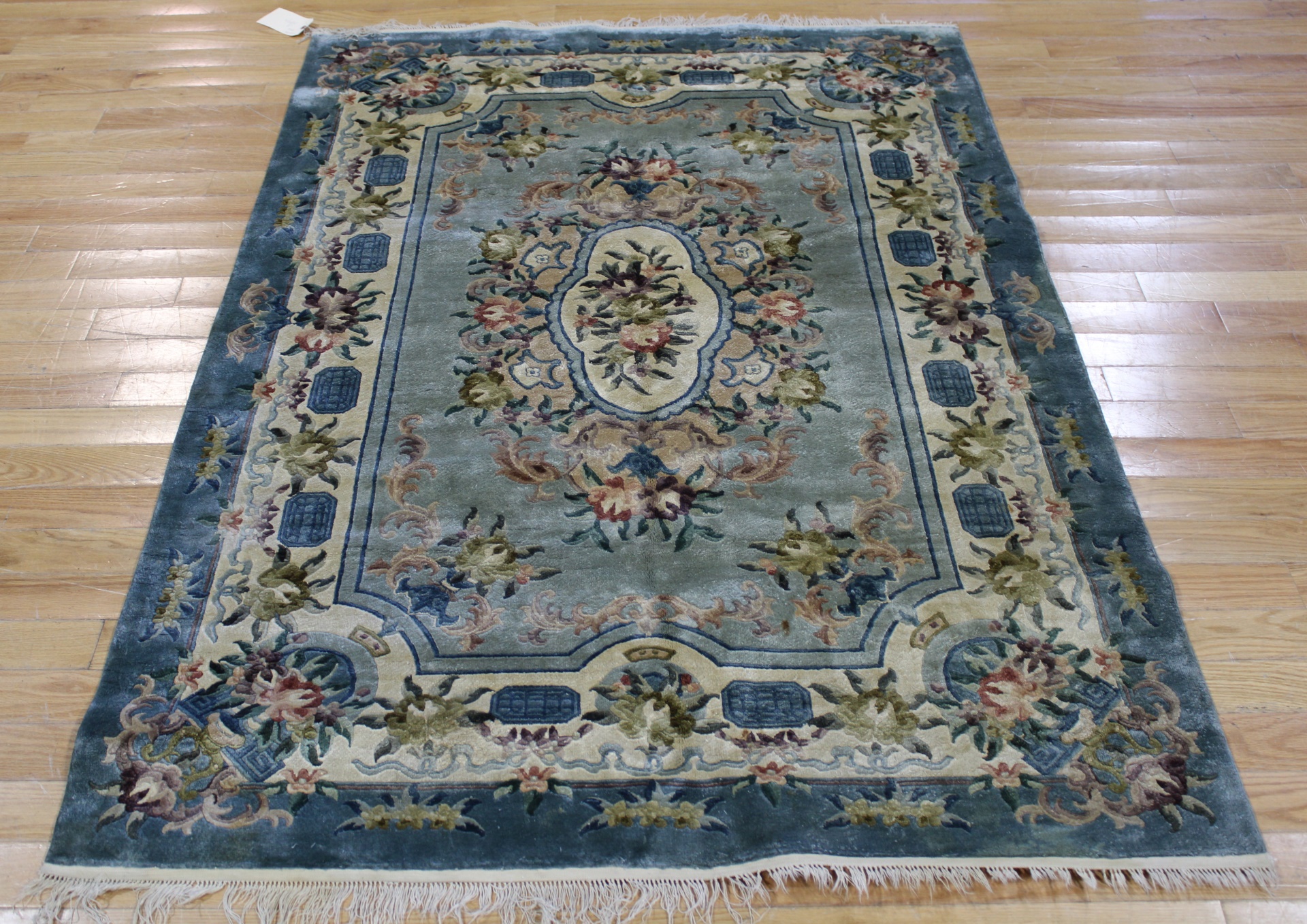 Appraisal: Vintage And Finely Hand Woven Area Carpet Good pile pattern