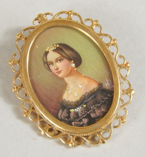 Appraisal: A thC portrait brooch set with a lady quarter profile