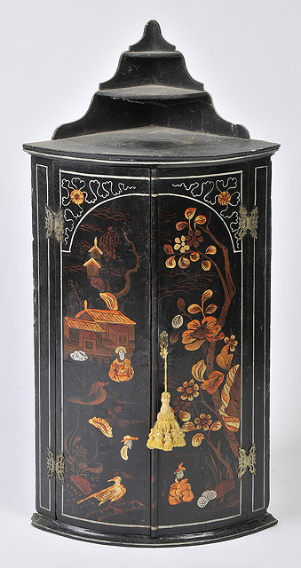 Appraisal: A TH CENTURY CHINOISERIE PAINTED CORNER CUPBOARD the figures and