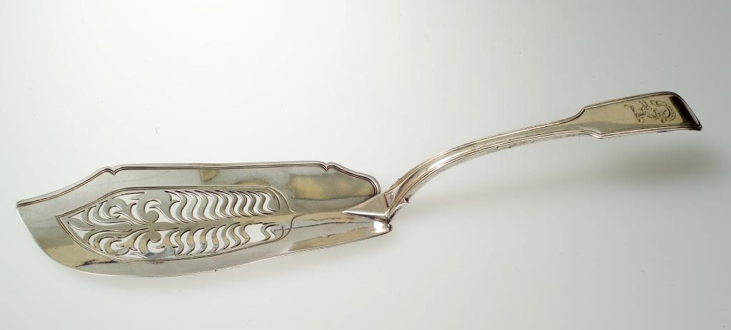 Appraisal: GEORGE III SILVER FISH SLICE LONDON maker GK fiddle thread