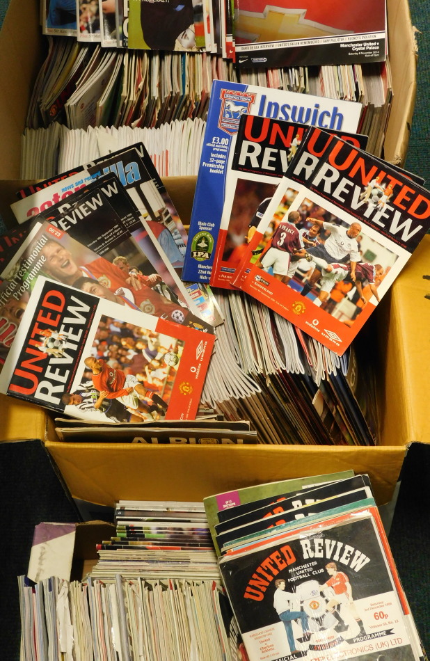 Appraisal: A large quantity of Manchester United football programmes domestic league